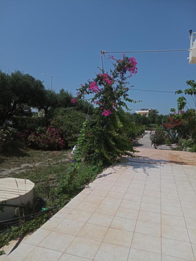 Spacious Beach House Theologos Exterior photo