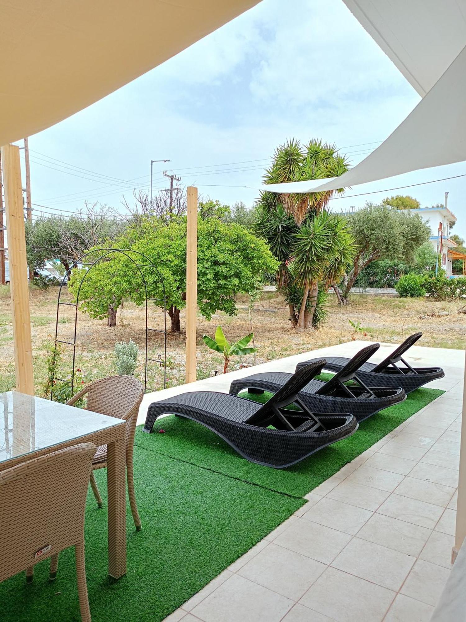 Spacious Beach House Theologos Exterior photo